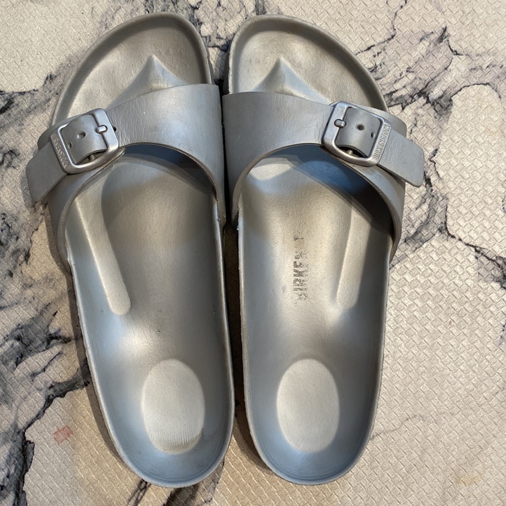 Womens Silver Birkenstock Slides! Great Condition! Size 8! (38) - Picture 4 of 10